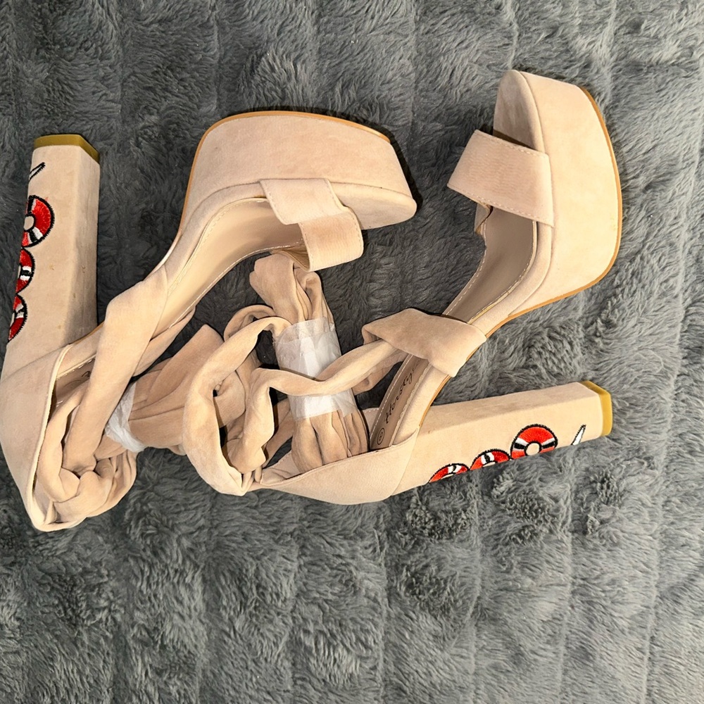 Herstyle Nude Heels with Red Snake Embroidery - Picture 3 of 14